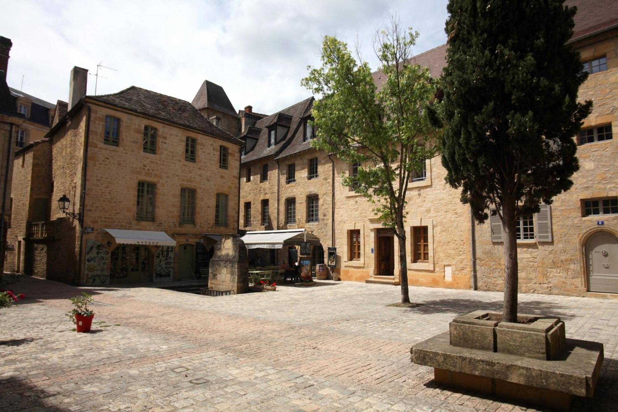 Appartamento Le Grenier Du Chapitre Sarlat Esterno foto